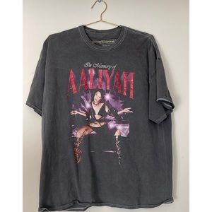 Vintage Aaliyah tee